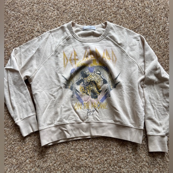 Day Dreamer Tops - DayDreamer Def Leppard Graphic Crew Sweatshirt - size Xsmall